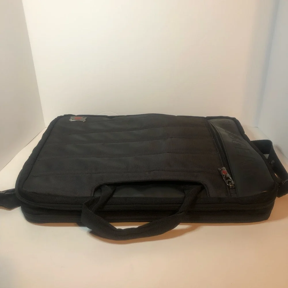 Swiss Gear Over The Shoulder Black Travel Bag. Office/laptop/travel